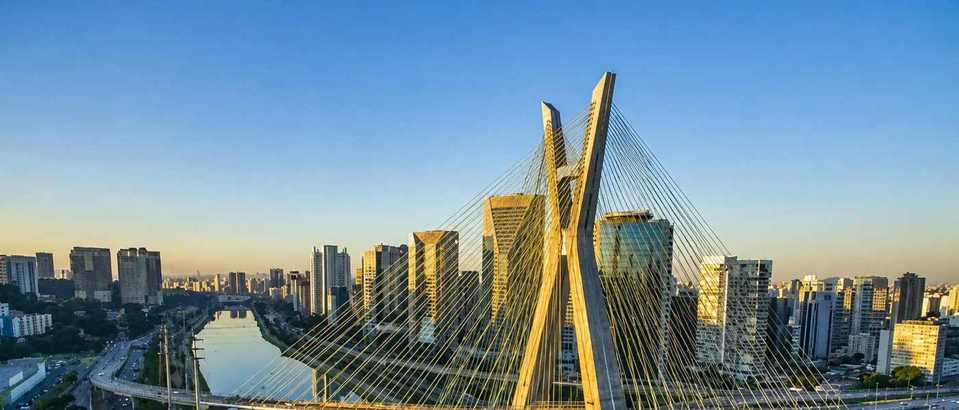 Vista de São Paulo a partir da ponte estaiada