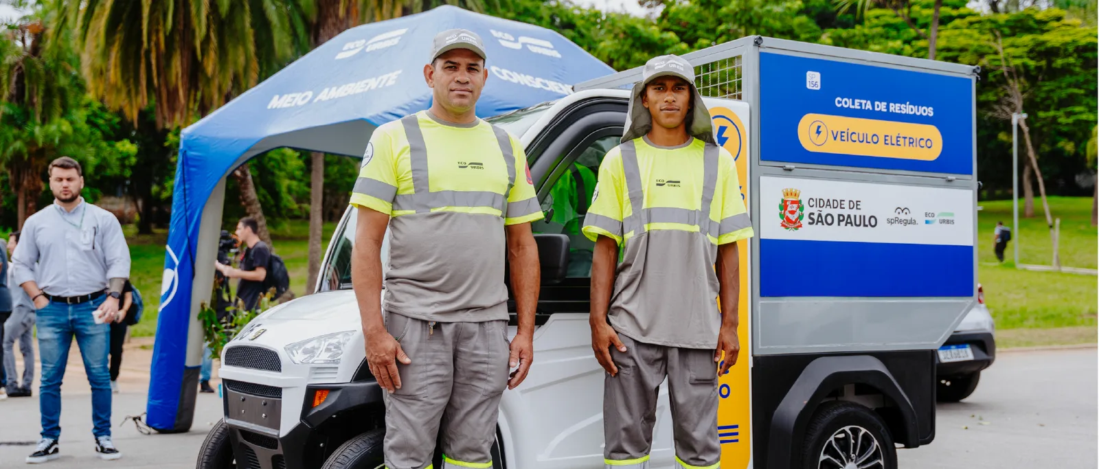 Caminhão compactador movido a biometano